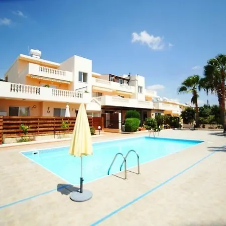 Ferienhaus Cozy Mezonet In Downtown Paphos